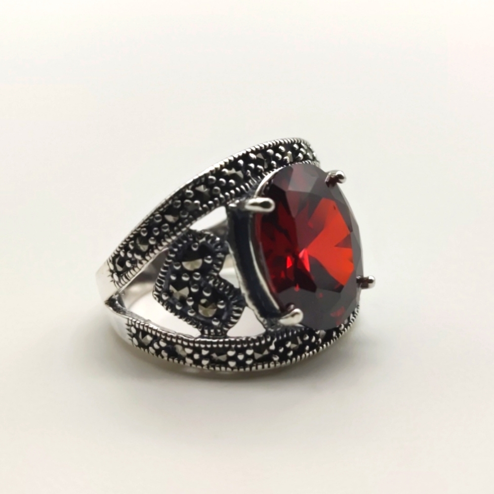 Elegant Marcasite Sterling Silver Ring😍😌